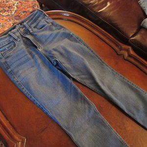 HOLLISTER  Girls jeans  size 3s  - preowned  good condition